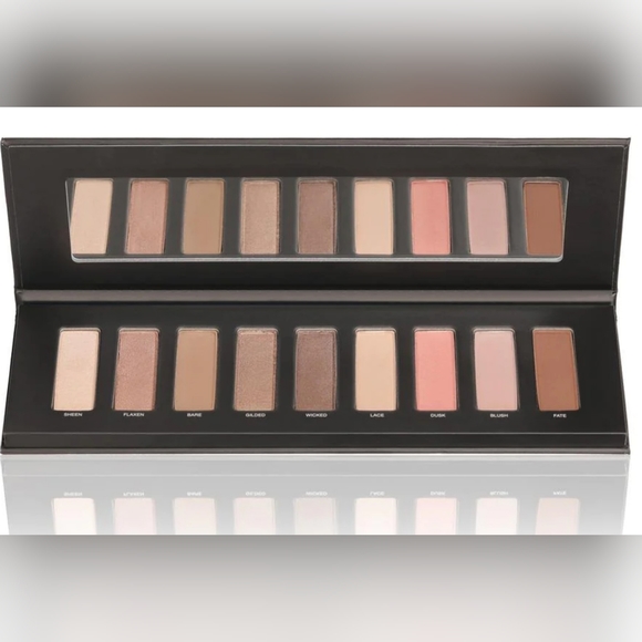 Studio makeup Ease•To•Wear eyeshadow palette - Picture 3 of 7